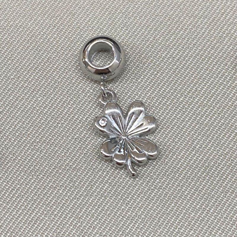 BERLOQUE FLOR COM UMA ZIRCONIA CRISTAL PENDURICALHO