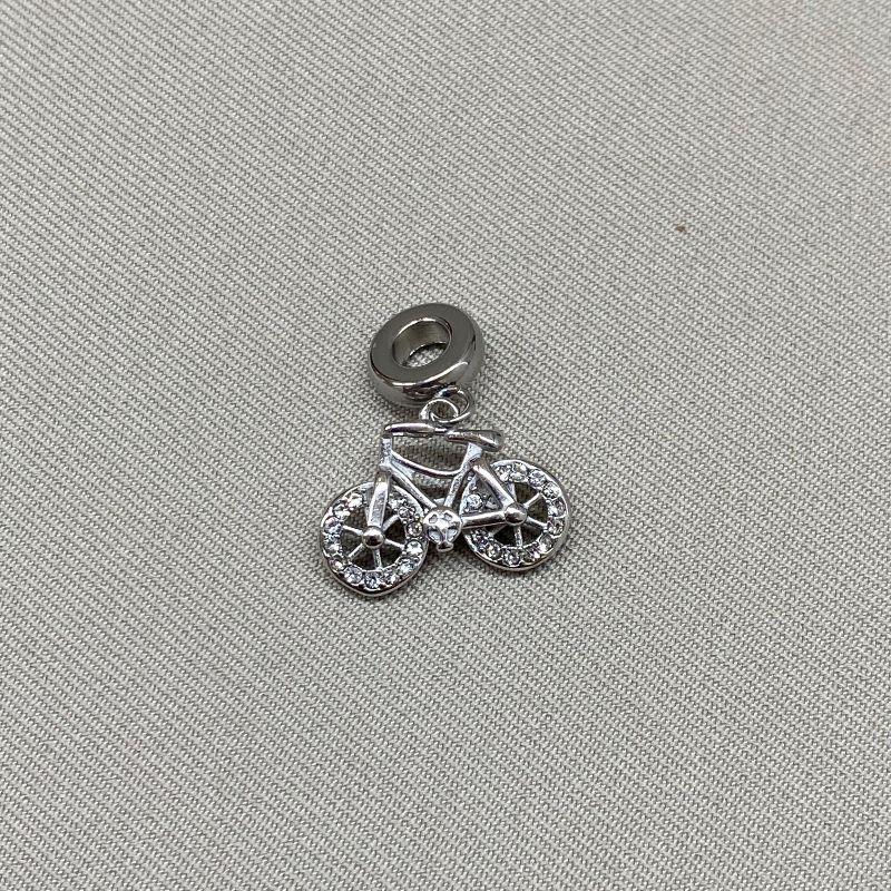 BERLOQUE PENDURICALHO DE BICICLETA COM RODAS CRAVEJADAS EM CRISTAL