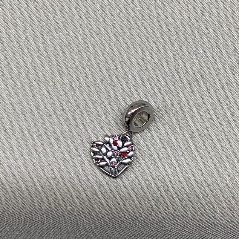 BERLOQUE PENDURICALHO DE CORAÇÃO COM ARVORE DA VIDA E CRAVEJADOS PINK E VERMELHO