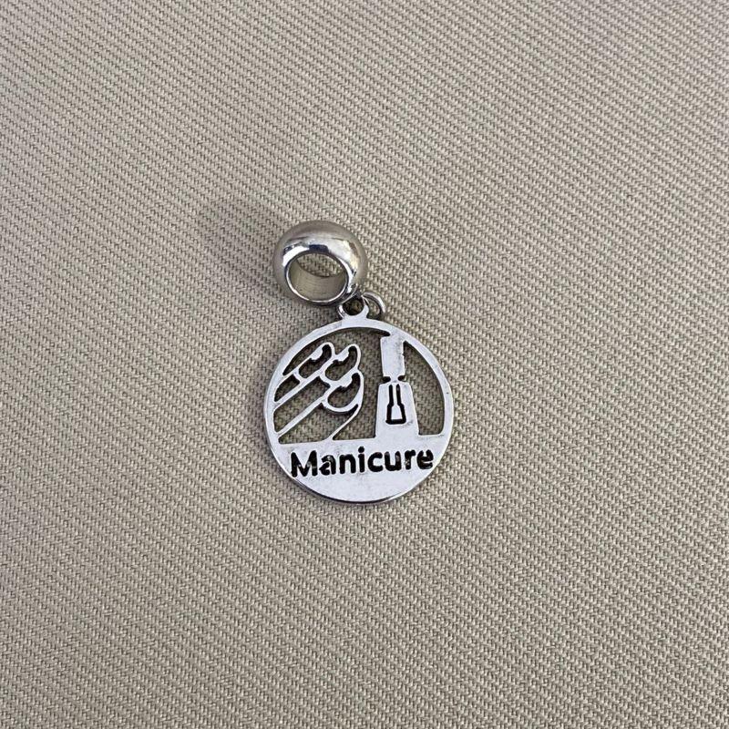 BERLOQUE PENDURICALHO MANICURE