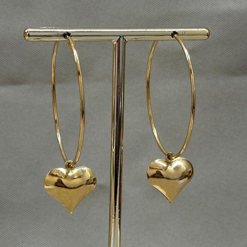 BRINCO ARGOLA COM CORAÇÃO CHEIO