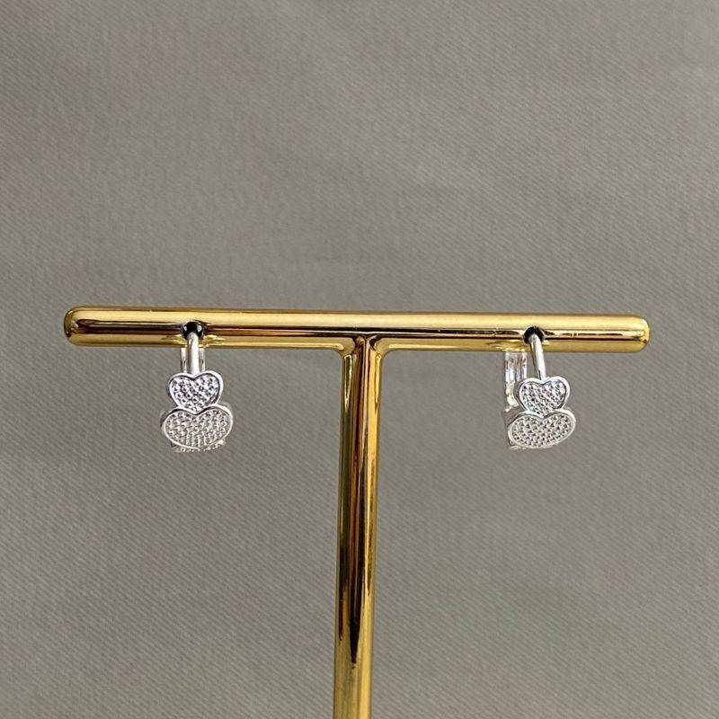 BRINCO ARGOLA COM TRES CORAÇOES