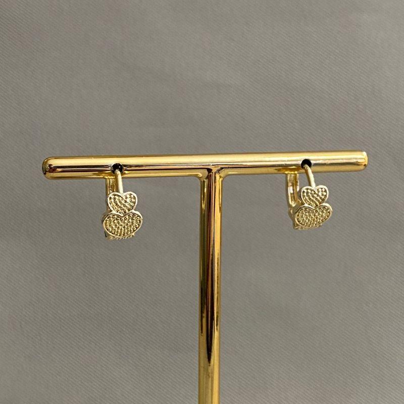 BRINCO ARGOLA COM TRES CORAÇOES