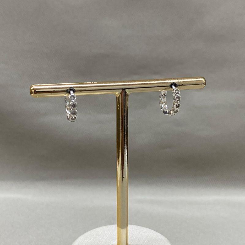 BRINCO ARGOLA COM ZIRCONIAS REDONDAS