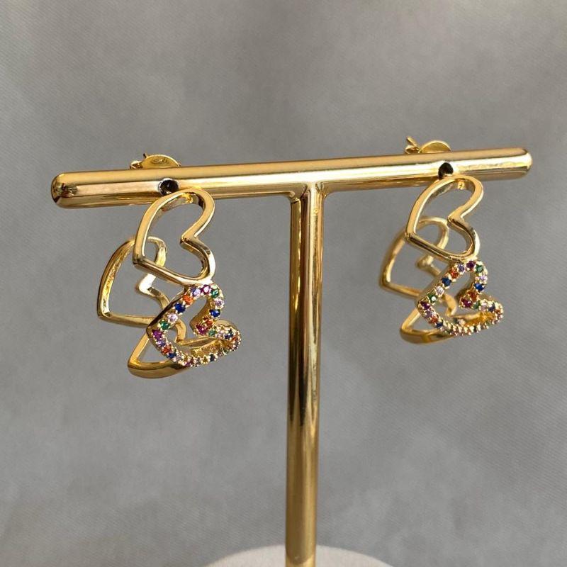 BRINCO ARGOLA CORAÇÂO COLORS