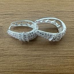 BRINCO ARGOLA CRAVEJADA