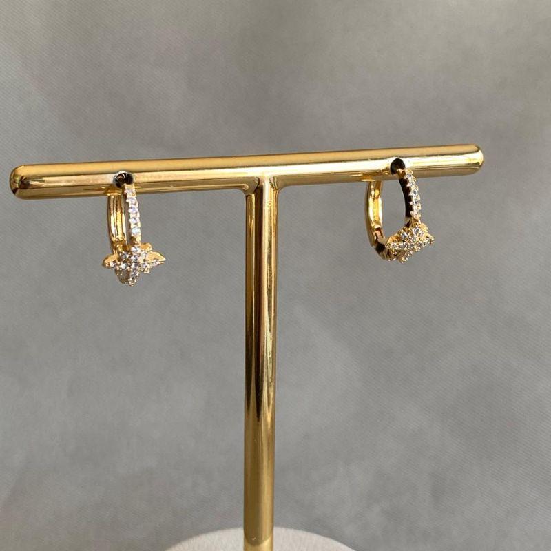 BRINCO ARGOLA CRAVEJADO ESTRELA