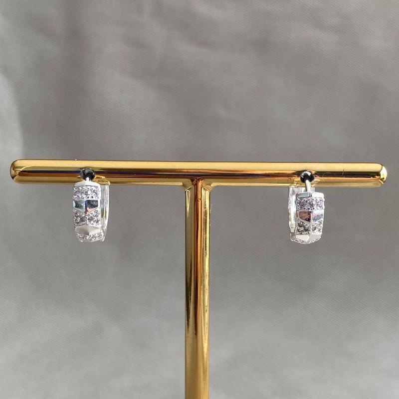 BRINCO ARGOLA DETALHES ZIRCONIA