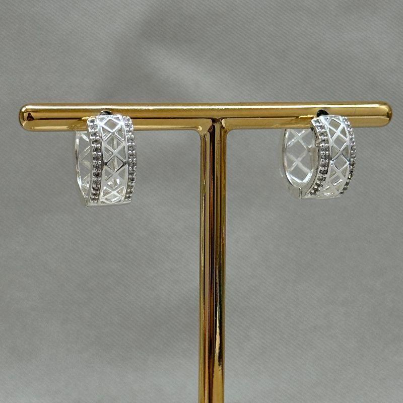 BRINCO ARGOLA LATERAIS CRAVEJADAS