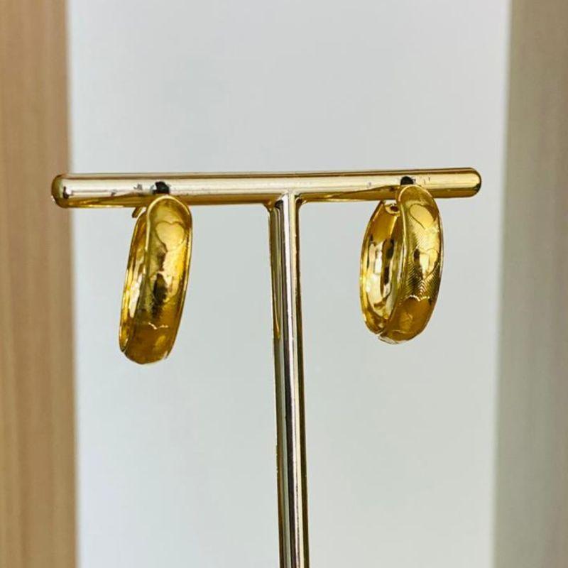 BRINCO ARGOLA M LISA COM CORAÇÕES