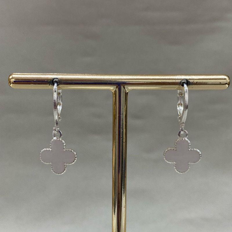 BRINCO ARGOLA TREVO BRANCO