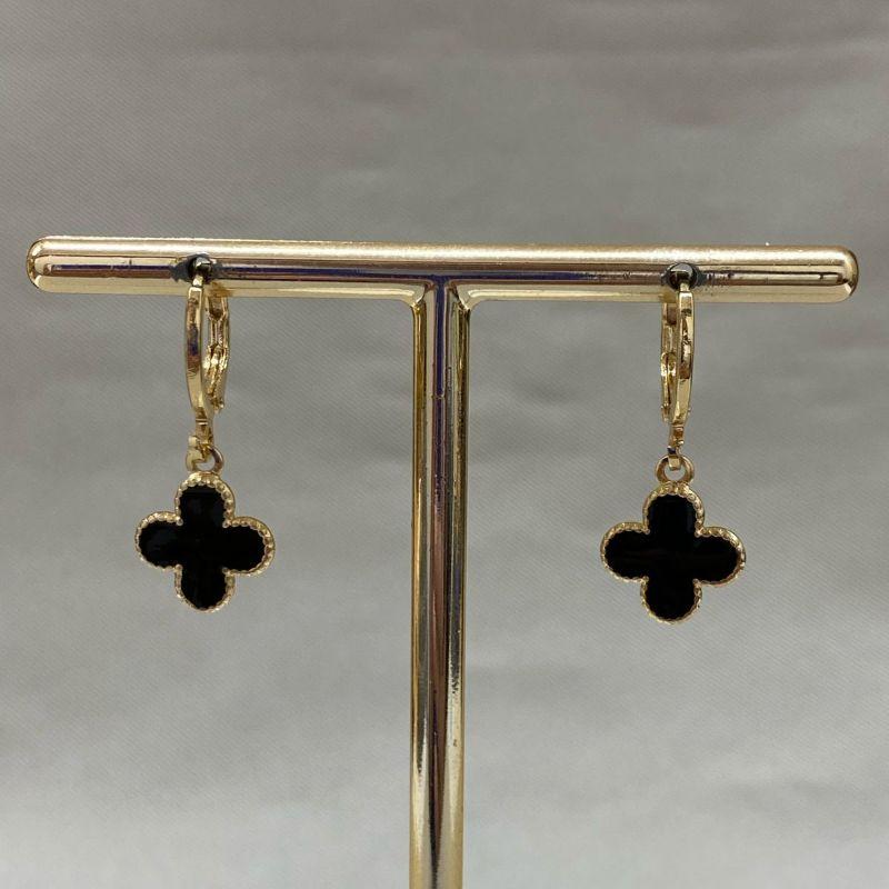 BRINCO ARGOLA TREVO PRETO