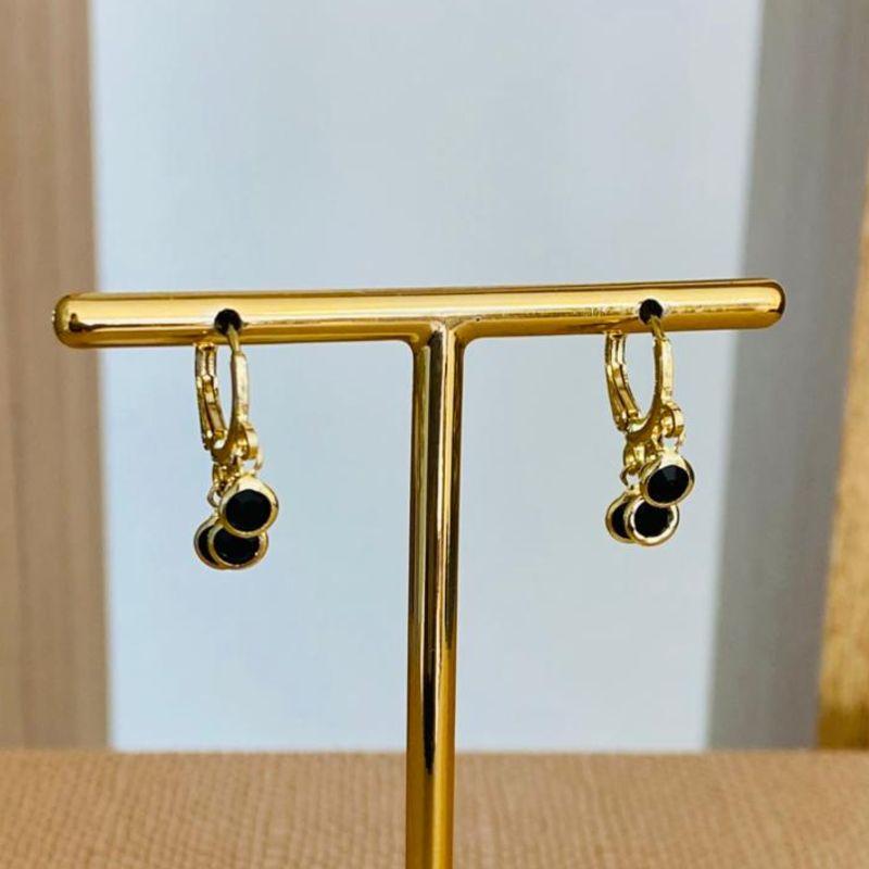 BRINCO ARGOLINHA ARTICULAVEL ZIRCONIAS PRETAS