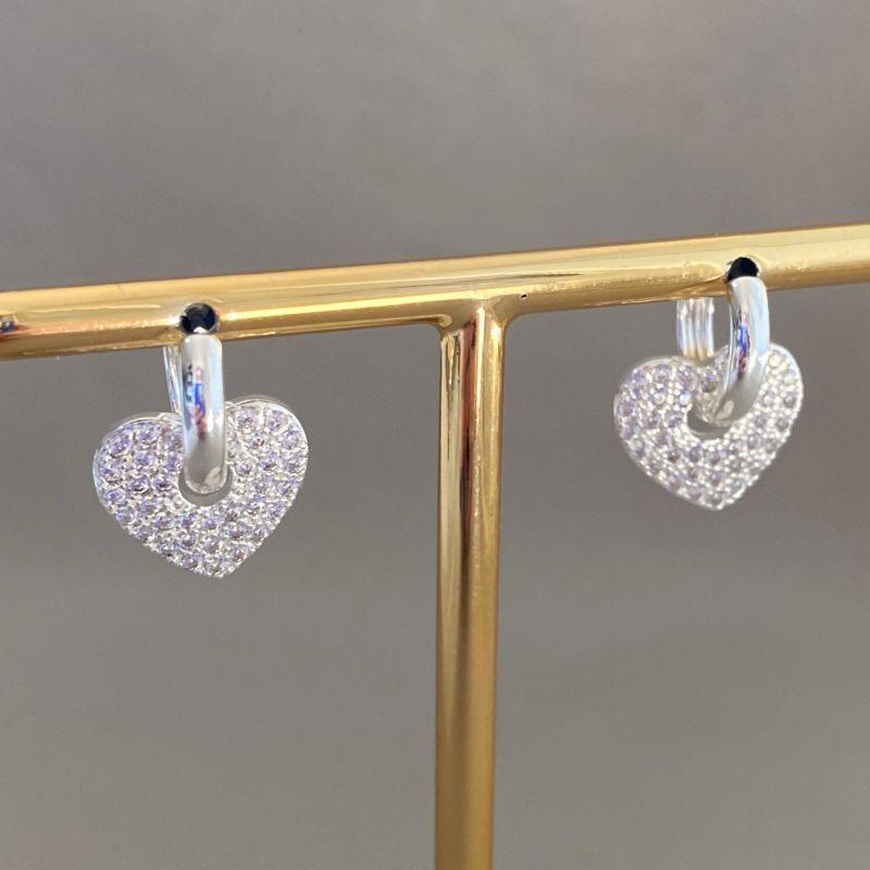 BRINCO ARGOLINHA COM CORAÇÃO CCRAVEJADO