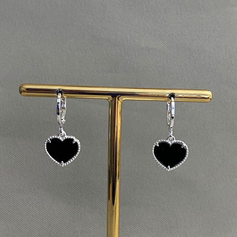 BRINCO ARGOLINHA COM CORAÇÃO PEDRA PRETA