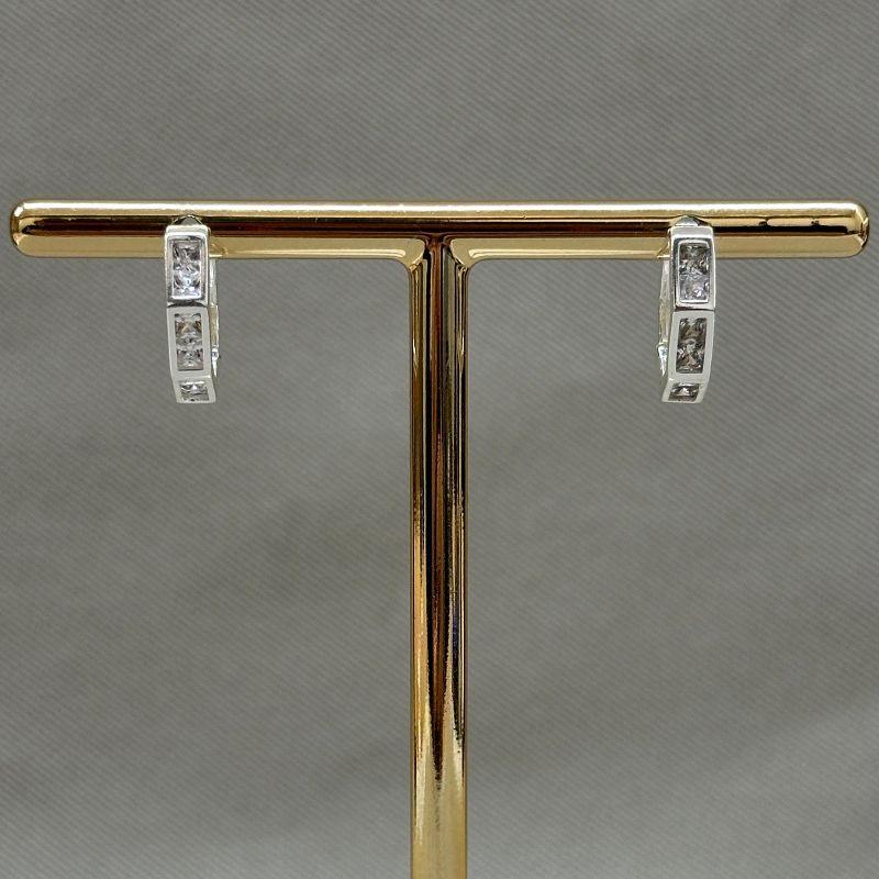 BRINCO ARGOLOINHA ZICONIA QUADRADA