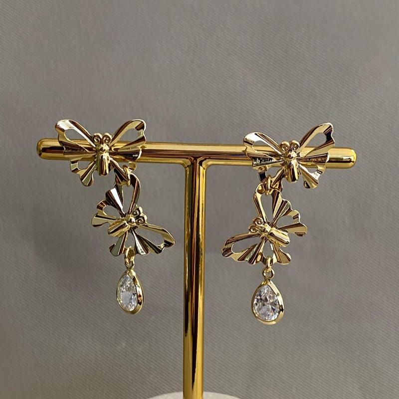 BRINCO BORBOLETA PENDURADA COM ZIRCONIA NA PONTA