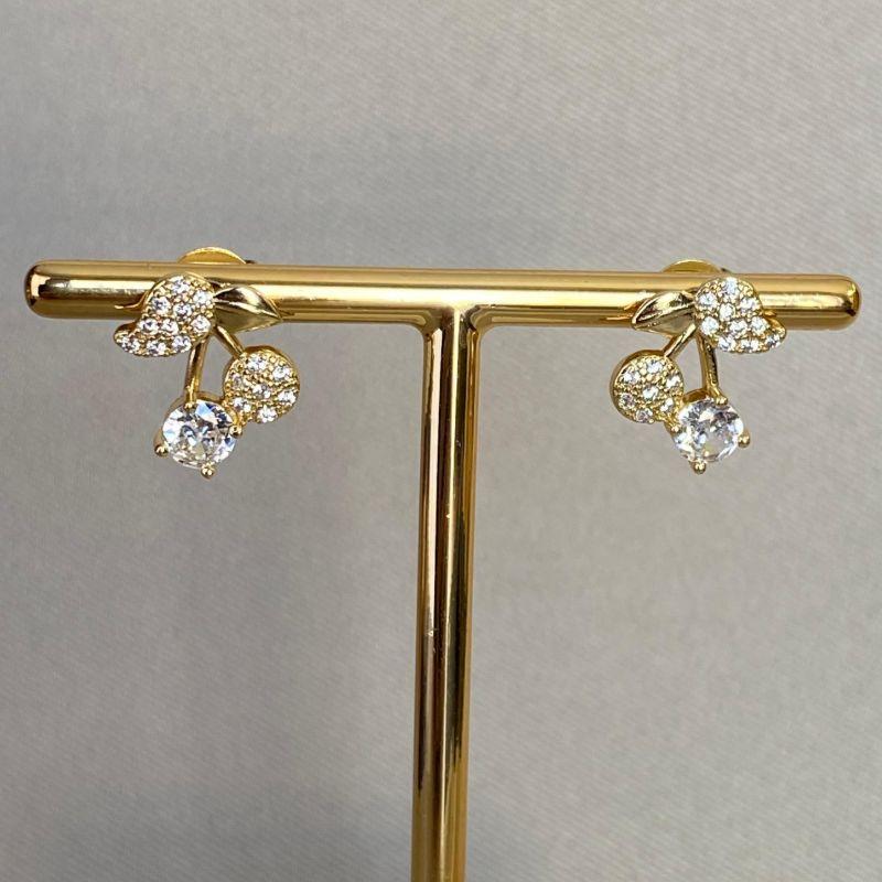 BRINCO CEREJA CRAVEJADA