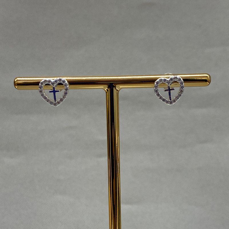 BRINCO CORAÇÃO CRAVEJADO COM CRUZ LISA