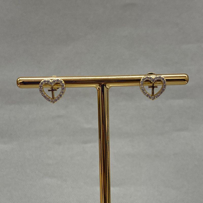 BRINCO CORAÇÃO CRAVEJADO COM CRUZ LISA