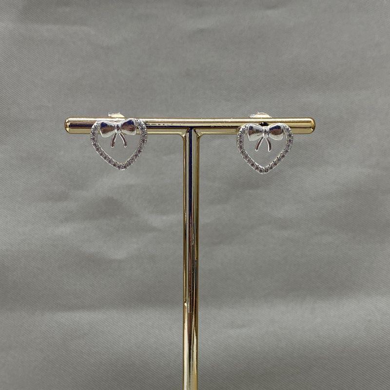 BRINCO CORAÇÃO CRAVEJADO COM LAÇO