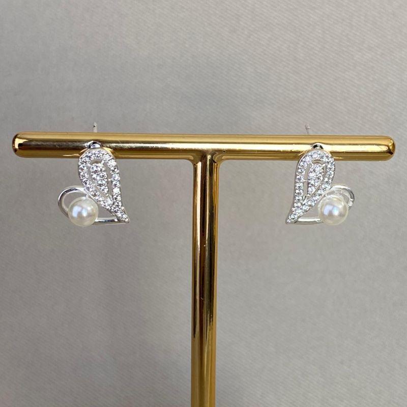 BRINCO CORAÇÃO CRAVEJADO COM PEROLA