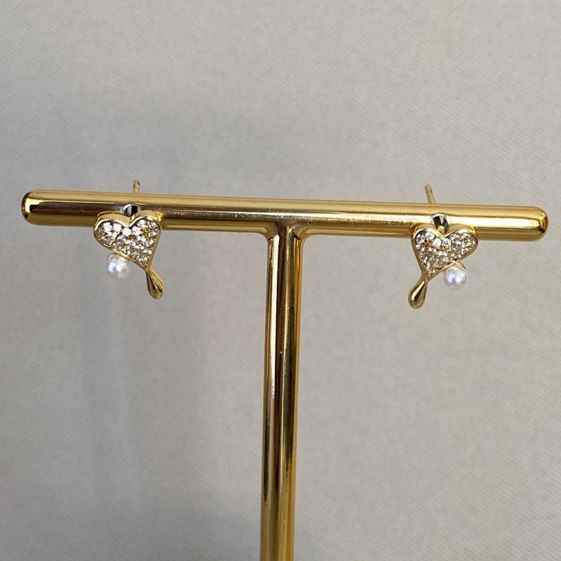 BRINCO CORAÇÃO CRAVEJADO COM PEROLA