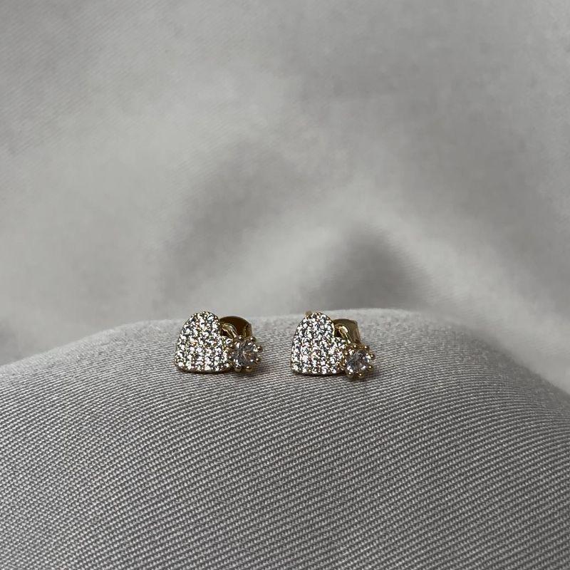 BRINCO CORAÇÃO CRAVEJADO COM PONTO DE LUZ