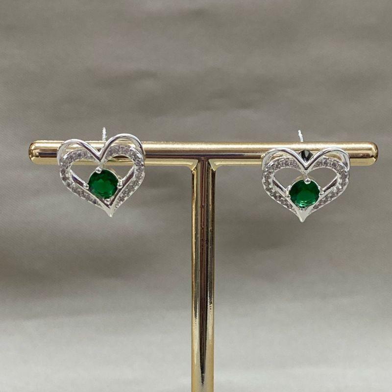 BRINCO CORAÇÃO CRAVEJADO COM ZIRCONIA VERDE