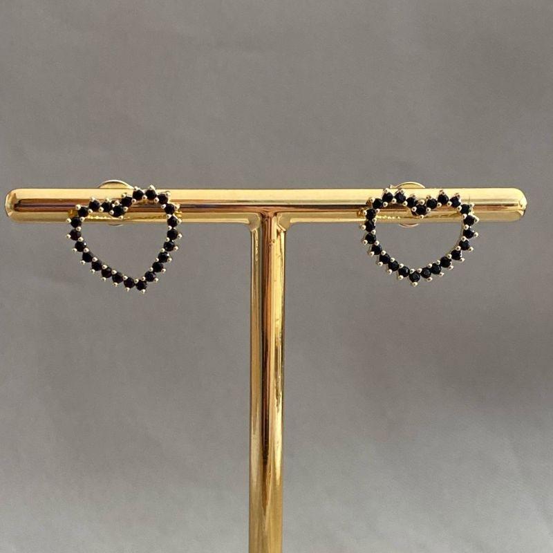 BRINCO CORAÇÃO CRAVEJADO VAZADO ZIRCONIA PRETA