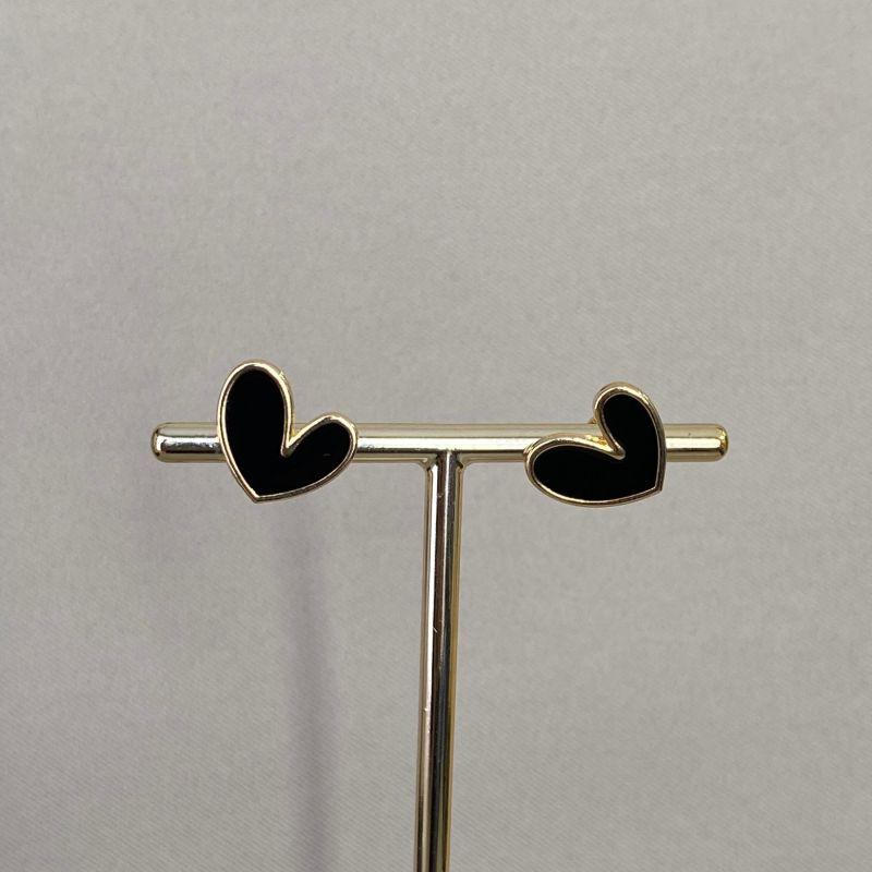 BRINCO CORAÇÃO RESINADO PRETO