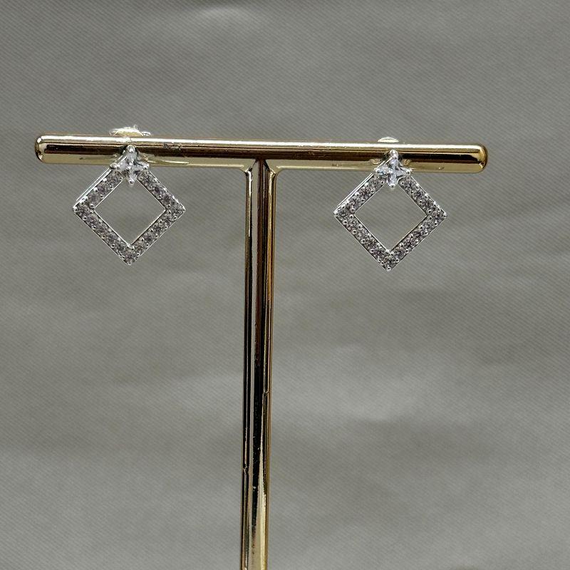 BRINCO CRAVEJADO COM ZIRCONIAS