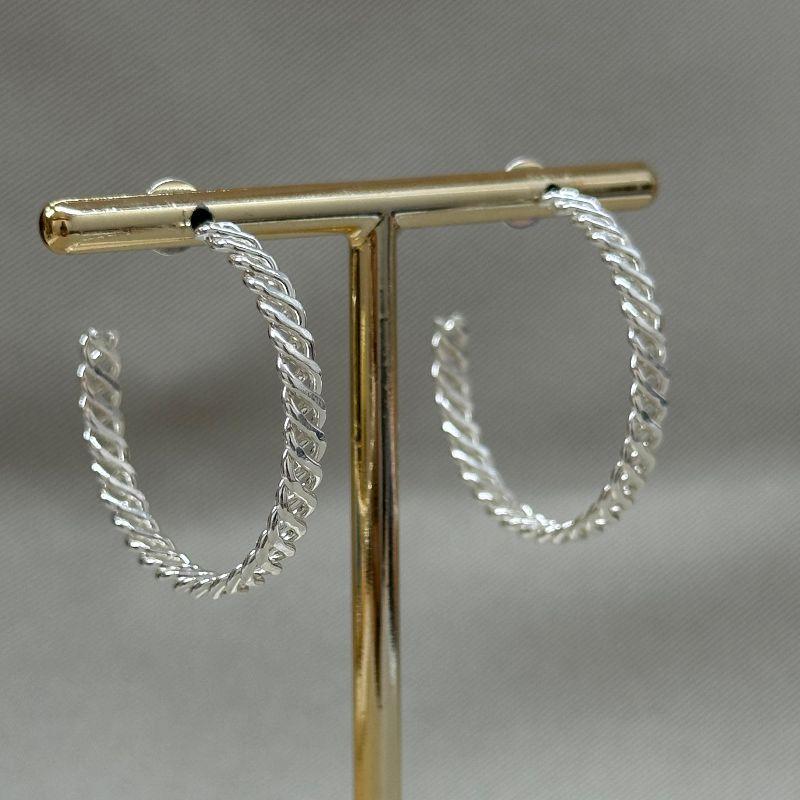 BRINCO DE ARGOLA FIO ENTRELAÇADO 29*4MM