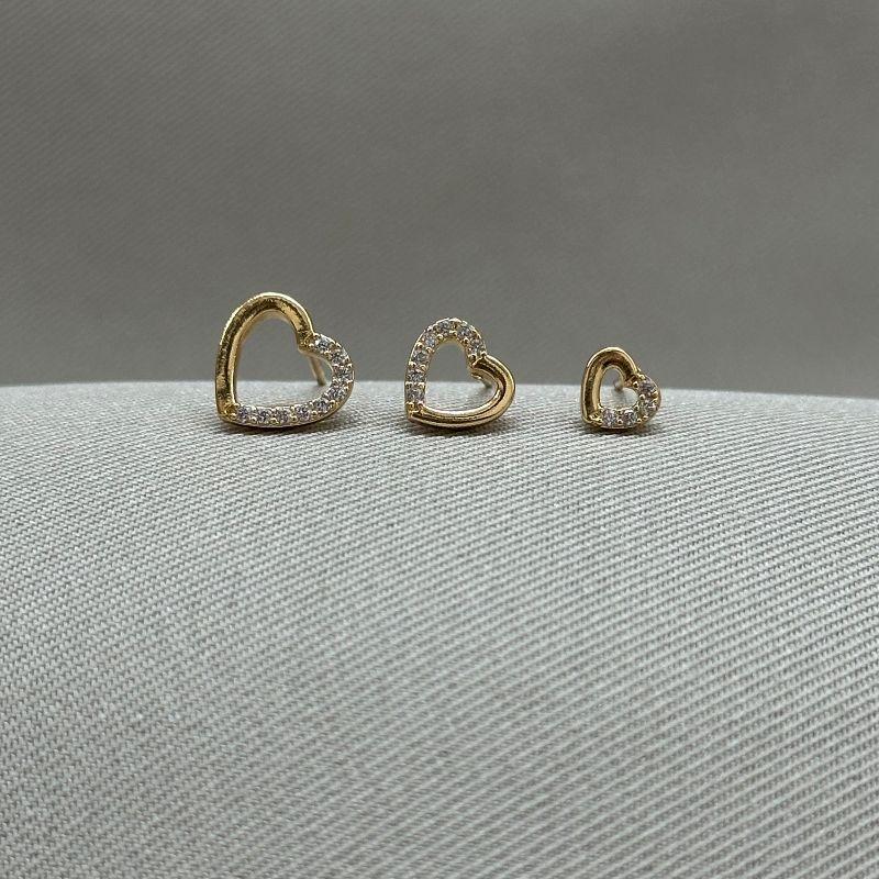 BRINCO DE TRIO CORAÇÃO CRAVEJADO CRISTAL 6/8/10MM