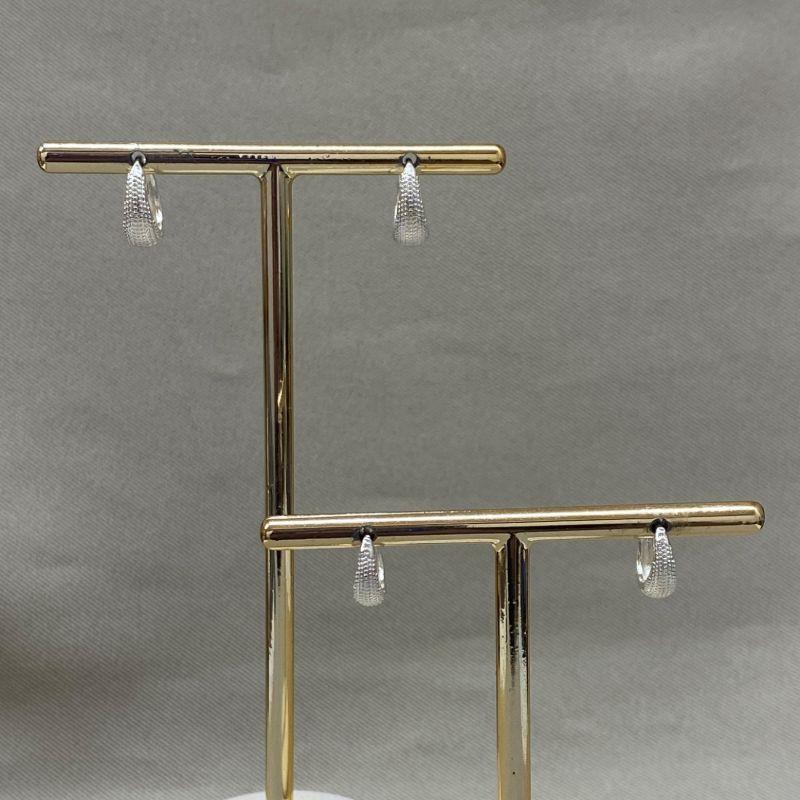 BRINCO DUPLA ARGOLA CLICK COM EFEITO CRAQUELADO 11MM/9MM