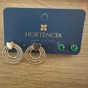 BRINCO DUPLA CORAÇÃO/ZIRCONIA ESMERALDA