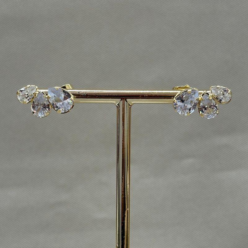 BRINCO EAR CUF COM ZIRCONIAS GOTA CRISTAL