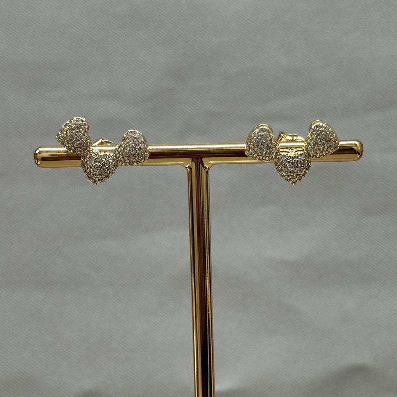 BRINCO EAR CUFF 3 CORAÇÕES CRAVEJADOS