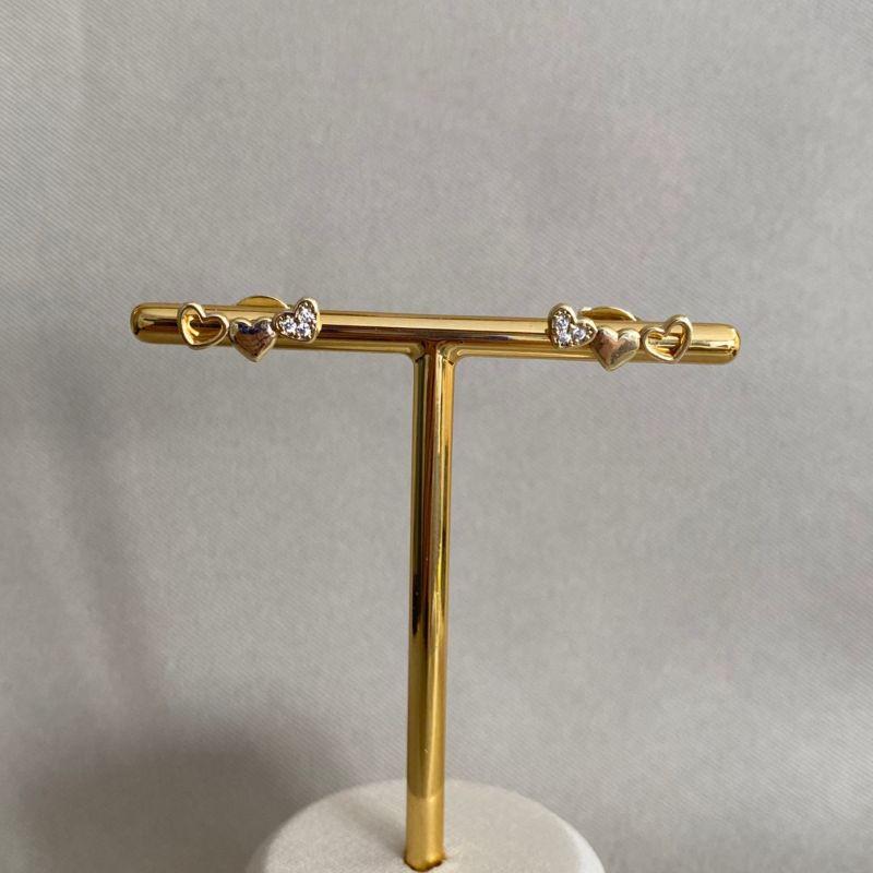 BRINCO EAR CUFF CORAÇÕES