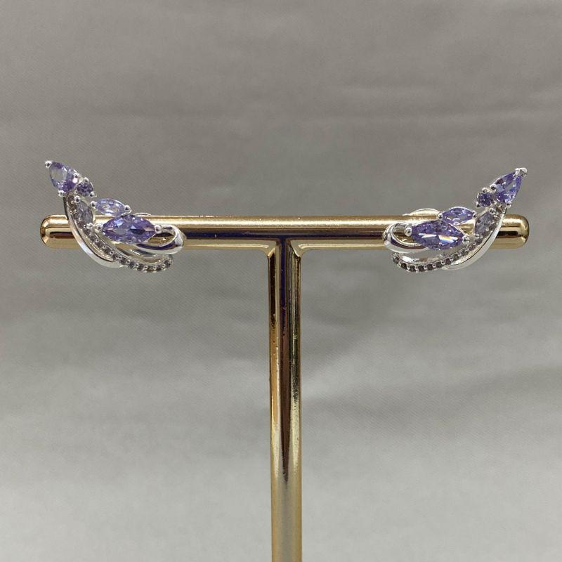 BRINCO EAR CUFF CRAVEJADO COM ZIRCONIAS ROXAS