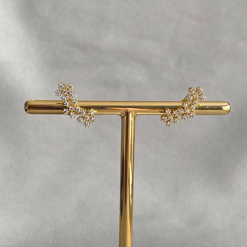 BRINCO EAR CUFF FLOR CRAVEJADA