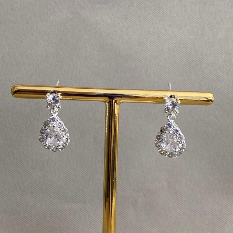 BRINCO FESTA GOTA PENDURADA CRAVEJADA EM VOLTA