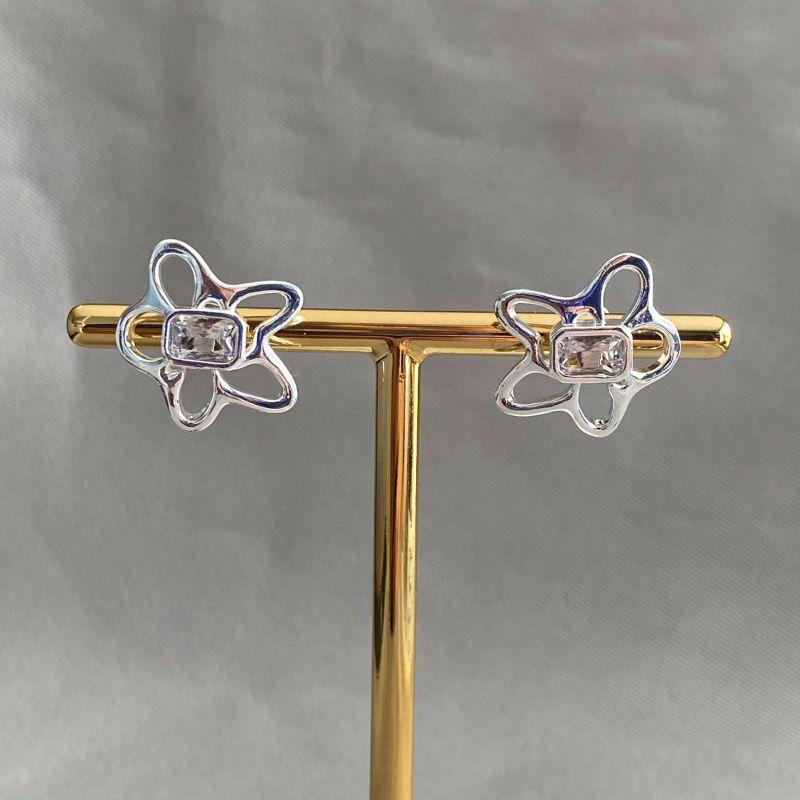 BRINCO FLOR COM ZIRCONIA