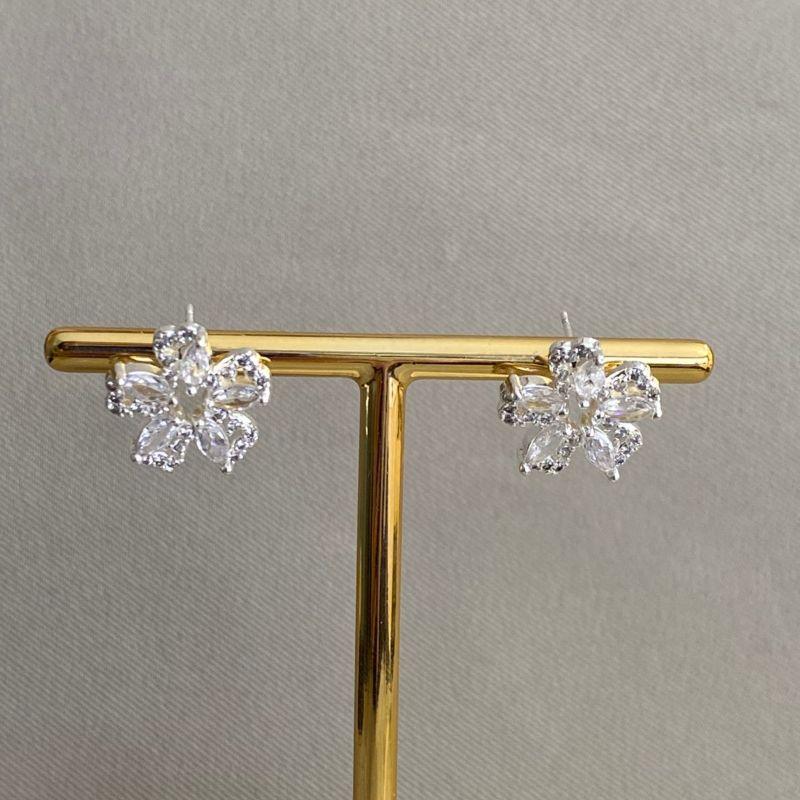 BRINCO FLOR COM ZIRCONIA