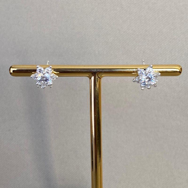 BRINCO FLOR COM ZIRCONIAS