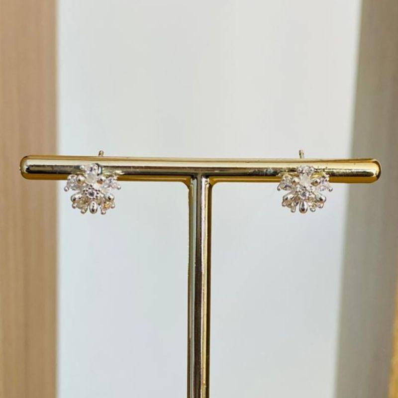 BRINCO FLOR COM ZIRCONIAS