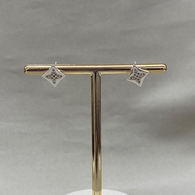 BRINCO FLOR CRAVEJADO