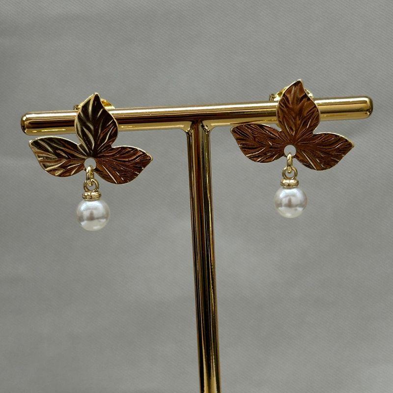 BRINCO FLOR PEROLA PENDURADA