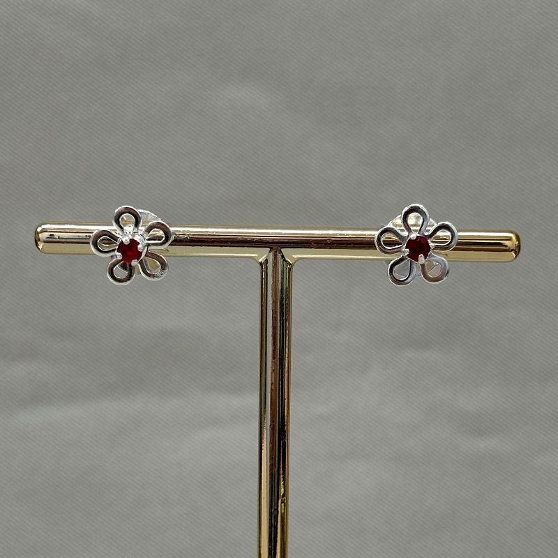 BRINCO FLOR ZIRCONIA VERMELHA