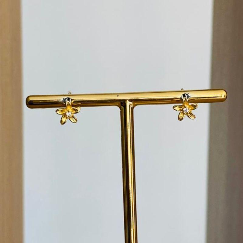 BRINCO FLORZINHA COM ZIRCONIA